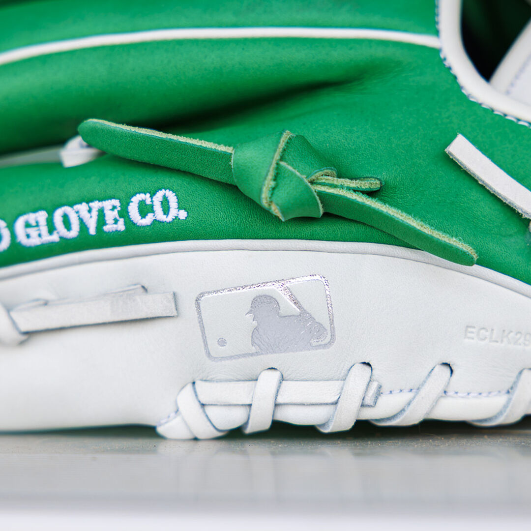Exclusive Heart of the Hide 11.5-Inch Kelly Green Infield Glove, Right Hand Throw