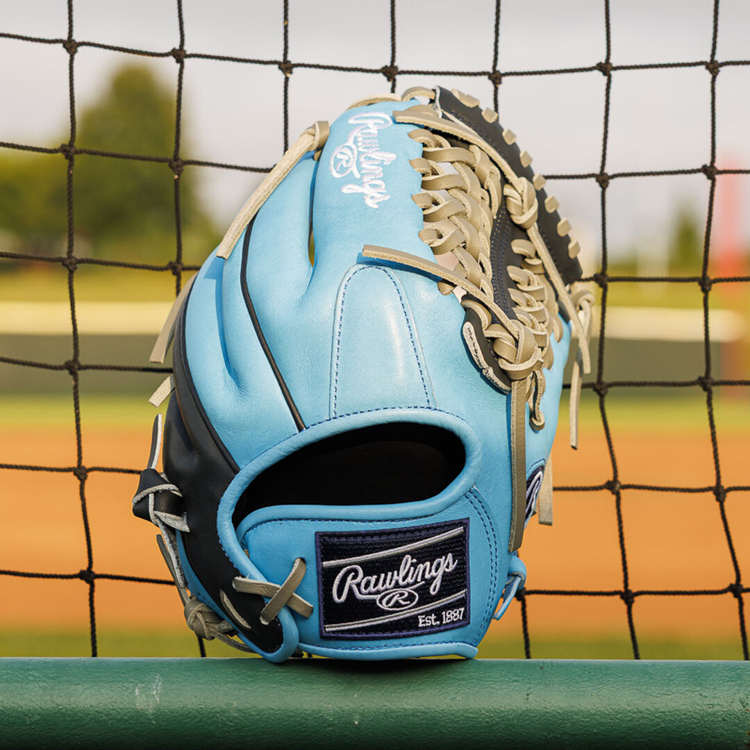Exclusive Heart of the Hide ContoUR Fit Infield/Pitcher's Glove, Right Hand Throw