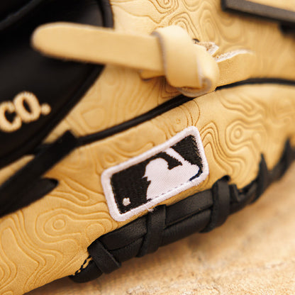 Heart of the Hide 11.75-inch Topo Print Wing Tip Glove