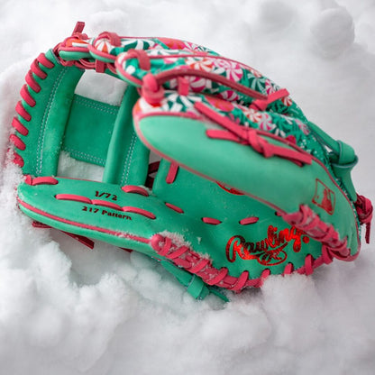 Exclusive Heart of the Hide 11.5-Inch Holiday Glove, Right Hand Throw
