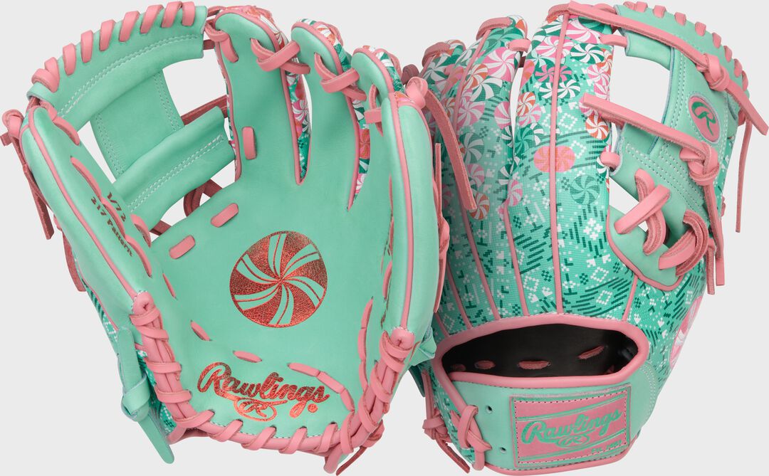 Exclusive Heart of the Hide 11.5-Inch Holiday Glove, Right Hand Throw