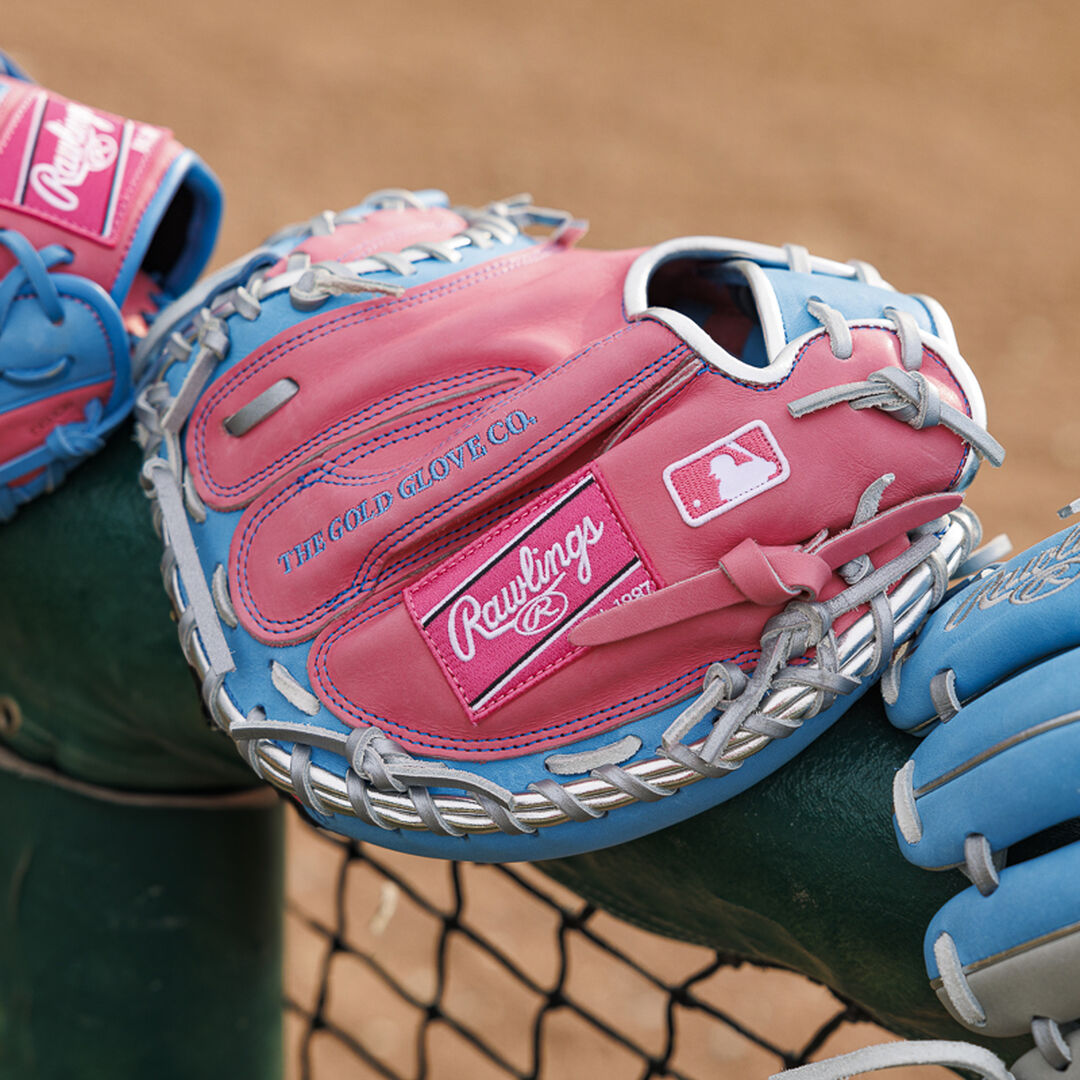 Exclusive Heart of the Hide 32.5" Catcher's Mitt, Right Hand Throw