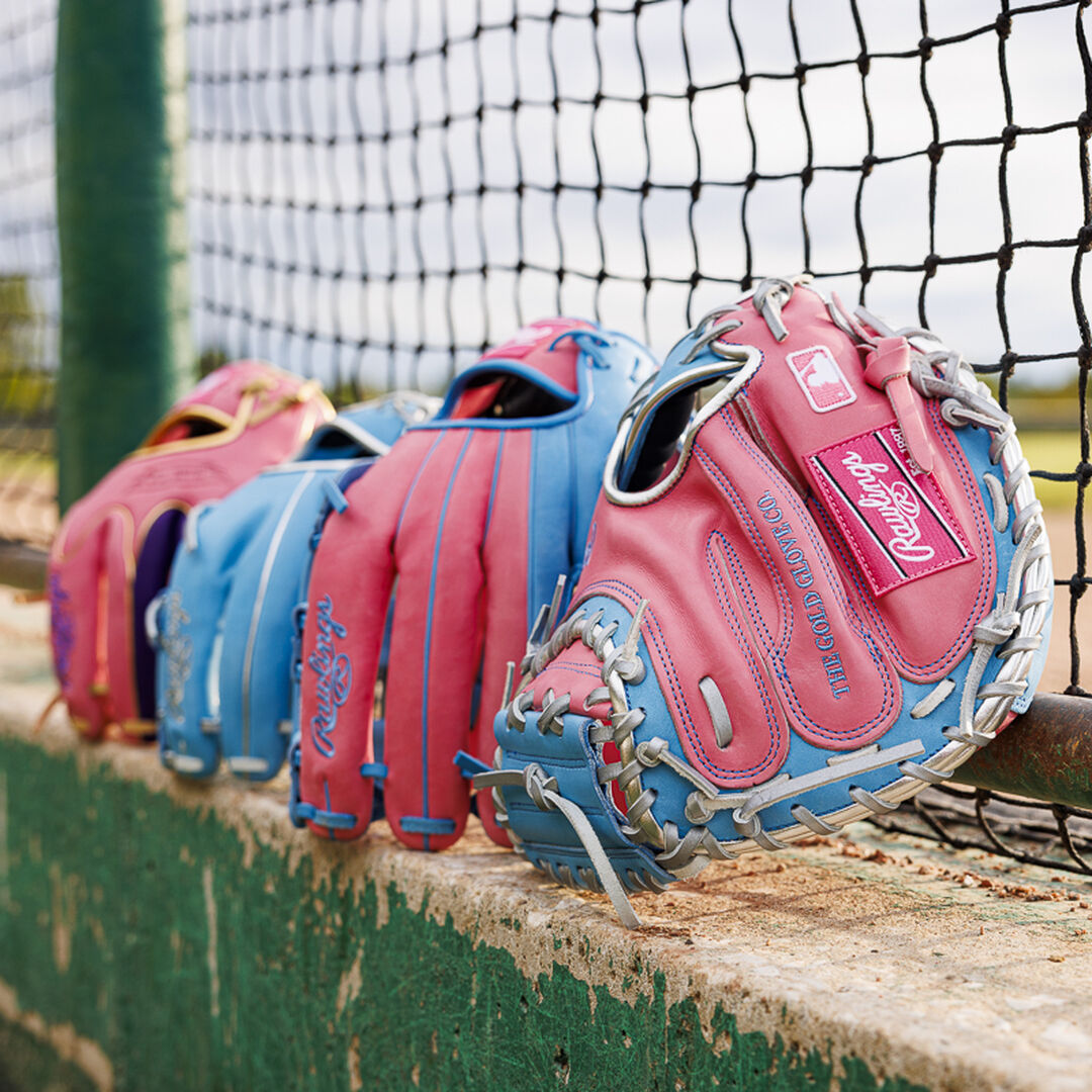 Exclusive Heart of the Hide 32.5" Catcher's Mitt, Right Hand Throw